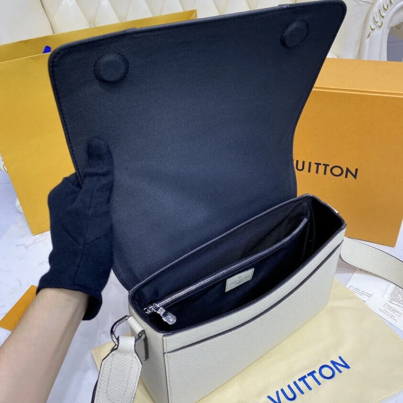 Lv belts replica Black har Louis Vuitton Taiga Leather Flap Messenger Beige