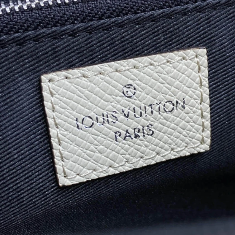 Lv belts replica Black har Louis Vuitton Taiga Leather Flap Messenger Beige