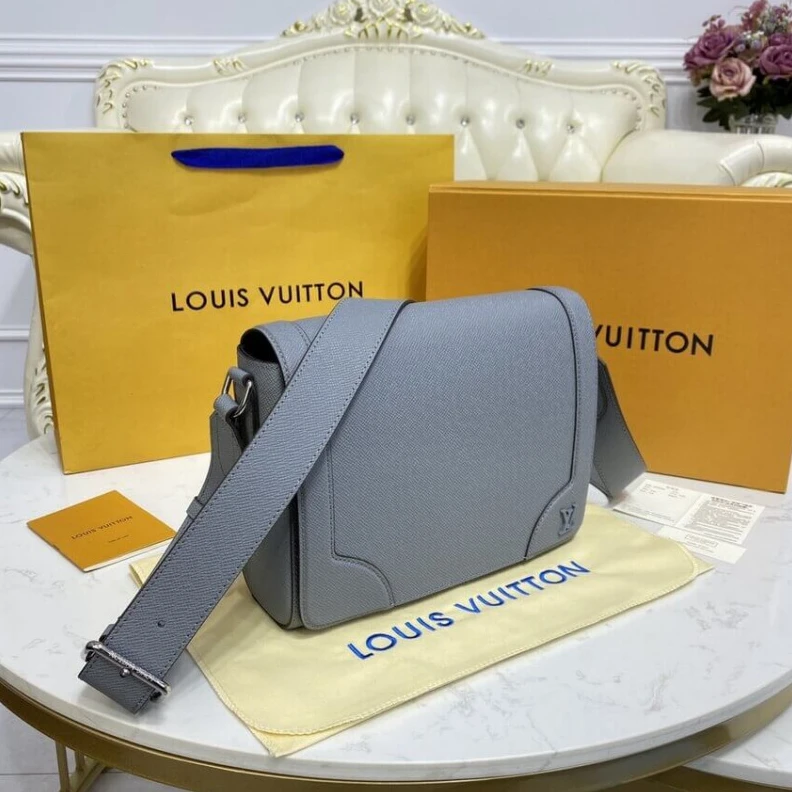 Louis vuitton locations Cowhide l Louis Vuitton Taiga Leather Flap Messenger Gray