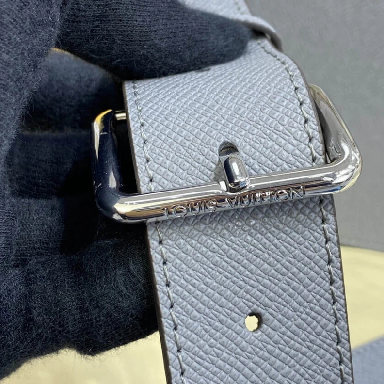 Louis vuitton locations Cowhide l Louis Vuitton Taiga Leather Flap Messenger Gray