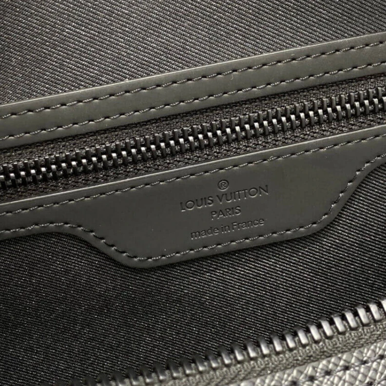 Replica bags lv 50 x 29 x Louis Vuitton Taiga Leather Keepall Bandouliere 50