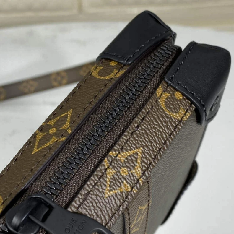 Lv belts replica Strap Dro Louis Vuitton Taiga Leather Soft Trunk Wallet