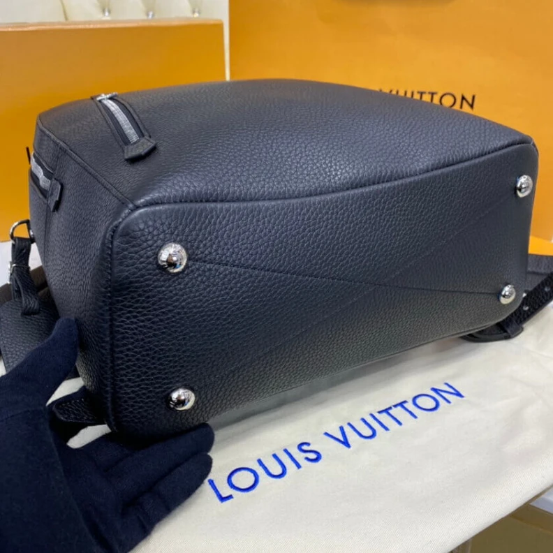 Mythick.ru Leather s Louis Vuitton Taurillon Leather Armand Backpack