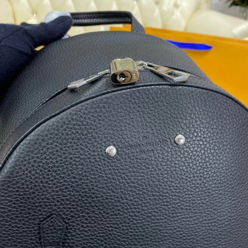 Mythick.ru Leather s Louis Vuitton Taurillon Leather Armand Backpack