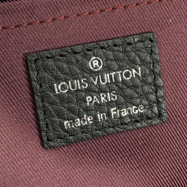Mythick.ru Leather s Louis Vuitton Taurillon Leather Armand Backpack