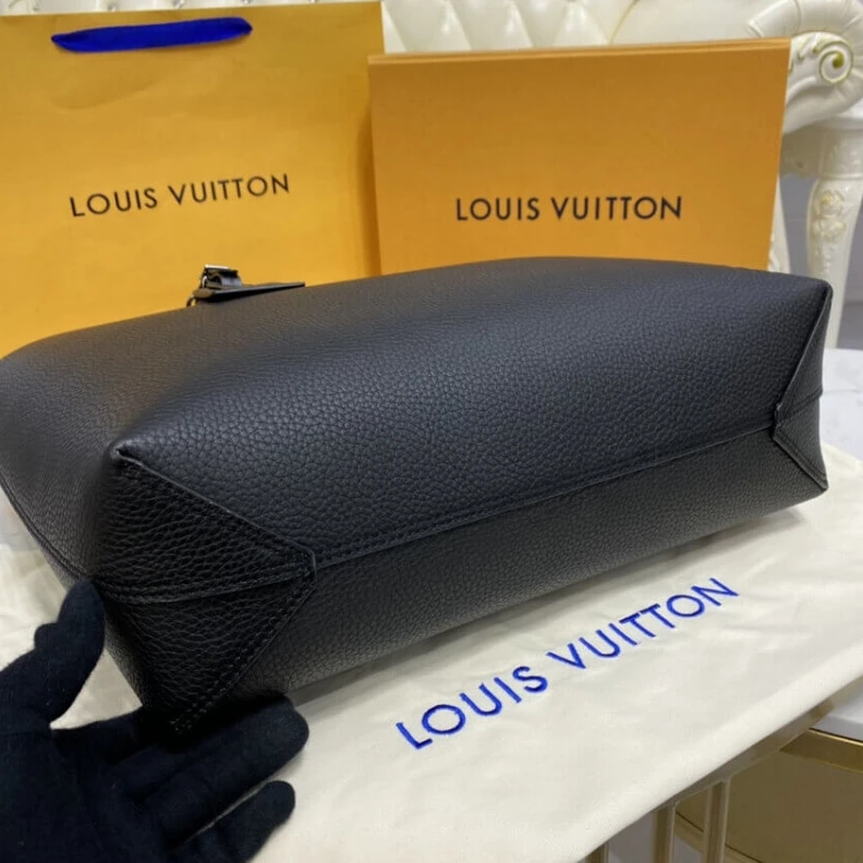Mythick ru Taurillon Louis Vuitton Taurillon Leather Cabas Voyage