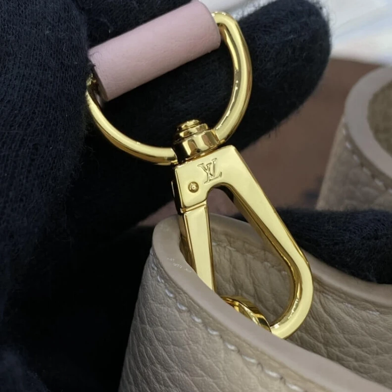 Mythick.ru Taurillon Louis Vuitton Taurillon Leather Capucines MM Galet