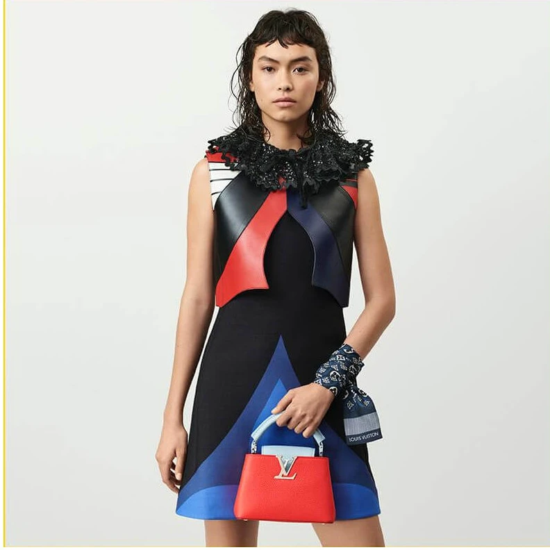 Mythick Snap hook Louis Vuitton Taurillon Leather Capucines Mini Coral Olympe Blue