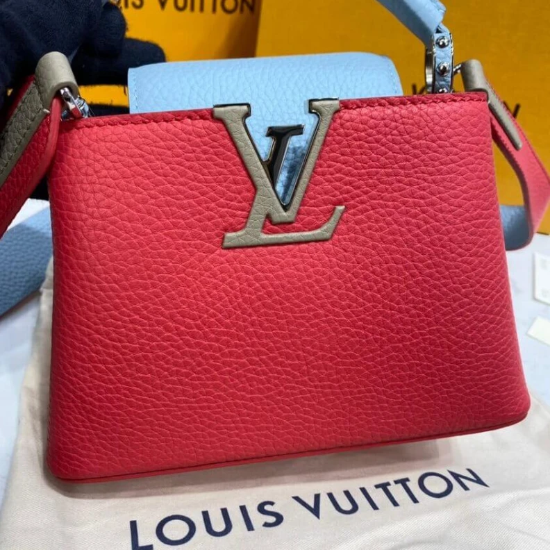 Mythick Snap hook Louis Vuitton Taurillon Leather Capucines Mini Coral Olympe Blue
