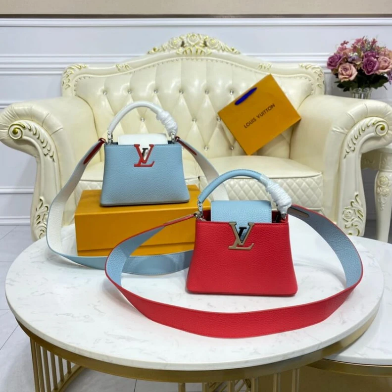 Mythick Snap hook Louis Vuitton Taurillon Leather Capucines Mini Coral Olympe Blue