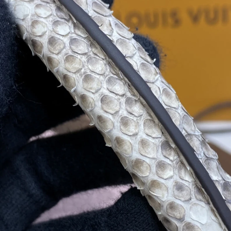 Replica bag Taurillon Louis Vuitton Taurillon Leather and Python Capucines MM
