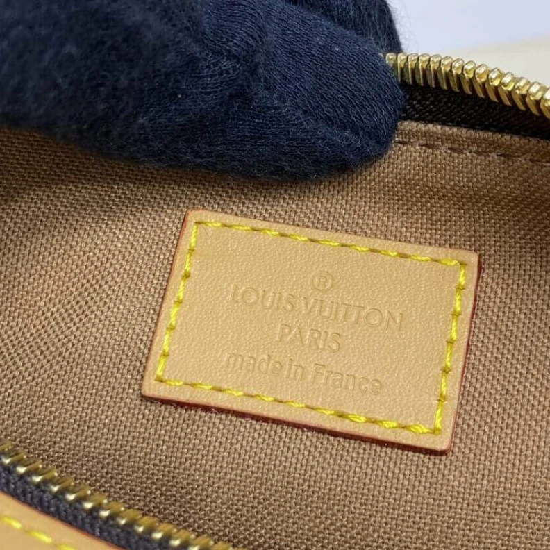 Mythick LV Tikal GM Shoulder Bag