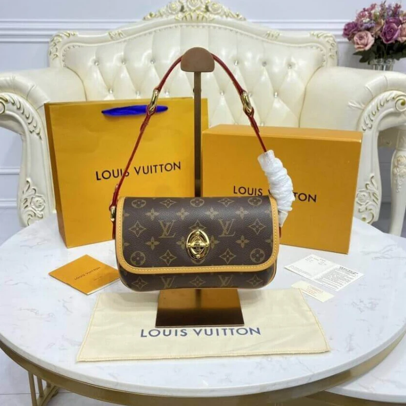 Mythick Leather t LV Tikal PM Shoulder Bag