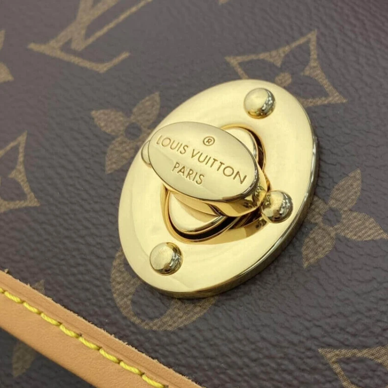 Mythick Leather t LV Tikal PM Shoulder Bag