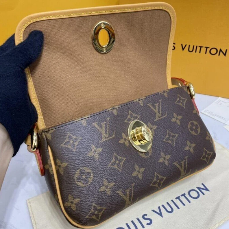Mythick Leather t LV Tikal PM Shoulder Bag
