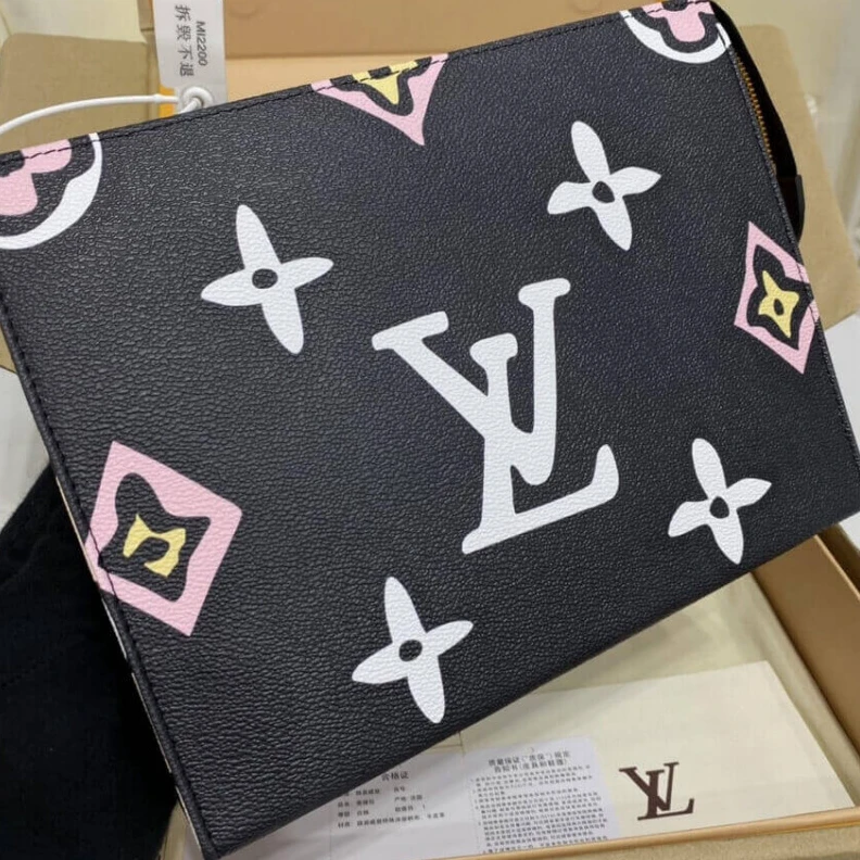 Mythick Monogram Louis Vuitton Toiletry Pouch 26 Black