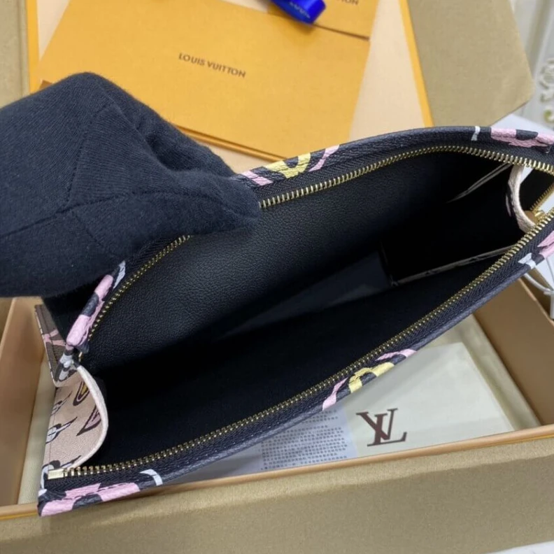 Mythick Monogram Louis Vuitton Toiletry Pouch 26 Black