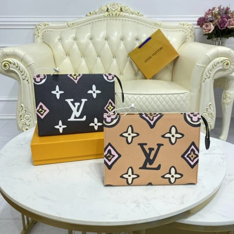 Mythick Monogram Louis Vuitton Toiletry Pouch 26 Black