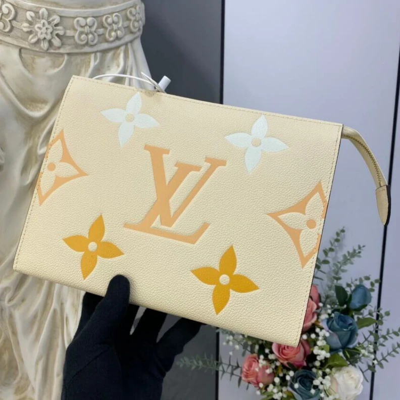Mythick 25 x 20 x Louis Vuitton Toiletry Pouch 26 Cream Saffron