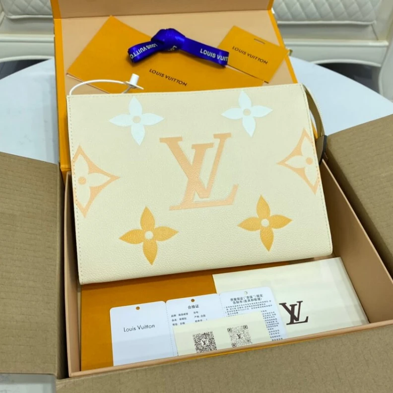 Mythick 25 x 20 x Louis Vuitton Toiletry Pouch 26 Cream Saffron