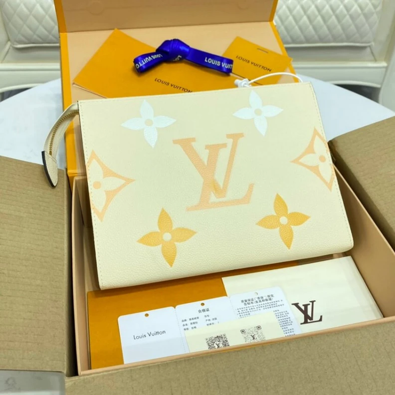 Mythick 25 x 20 x Louis Vuitton Toiletry Pouch 26 Cream Saffron