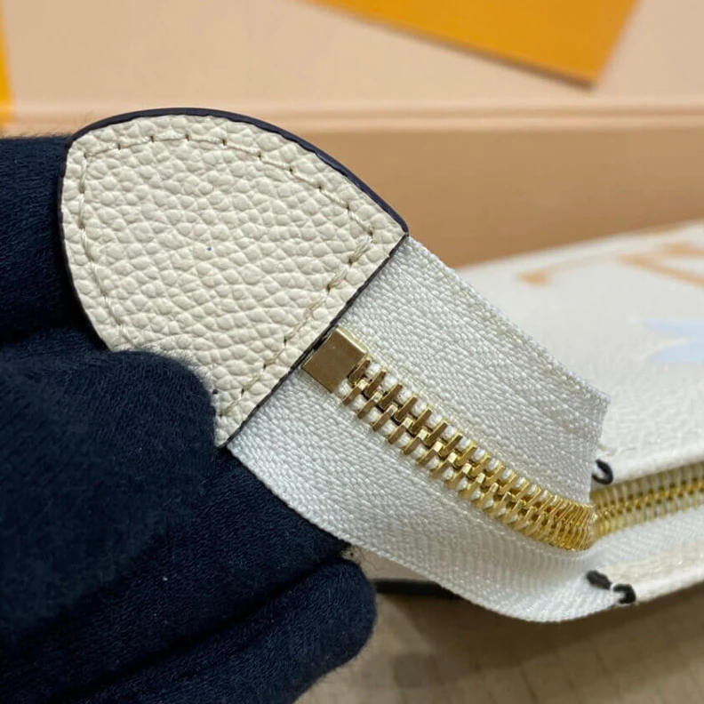 Mythick 25 x 20 x Louis Vuitton Toiletry Pouch 26 Cream Saffron