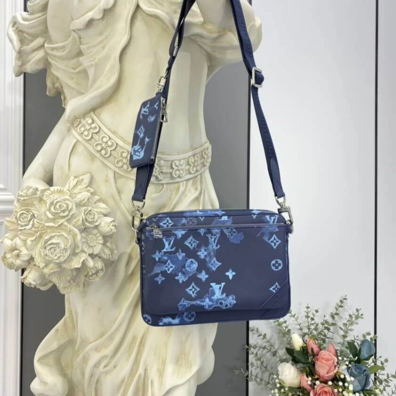 Mythick ru Textile l Louis Vuitton Trio Messenger Blue