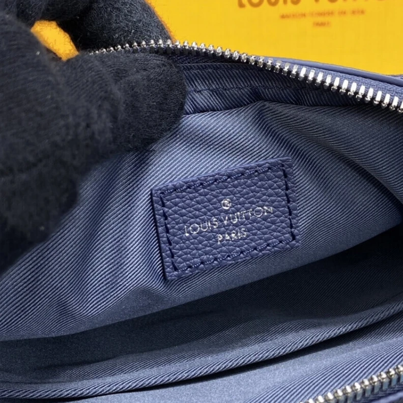 Mythick ru Textile l Louis Vuitton Trio Messenger Blue