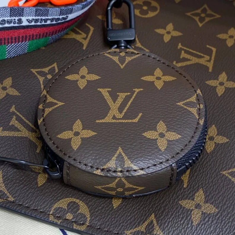 Mythick The modula Louis Vuitton Trio Pouch Black