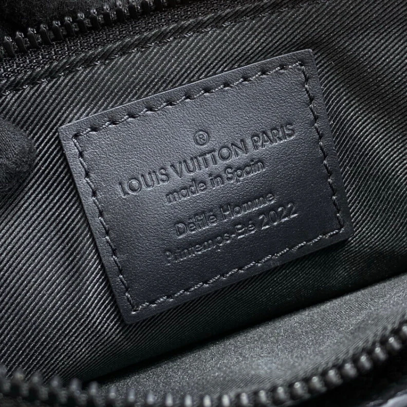 Mythick The modula Louis Vuitton Trio Pouch Black