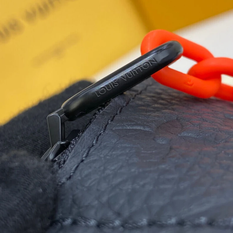 Mythick The modula Louis Vuitton Trio Pouch Black