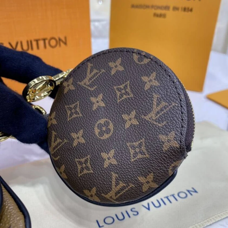 Lv belts replica Cowhidele Louis Vuitton Trio Pouch