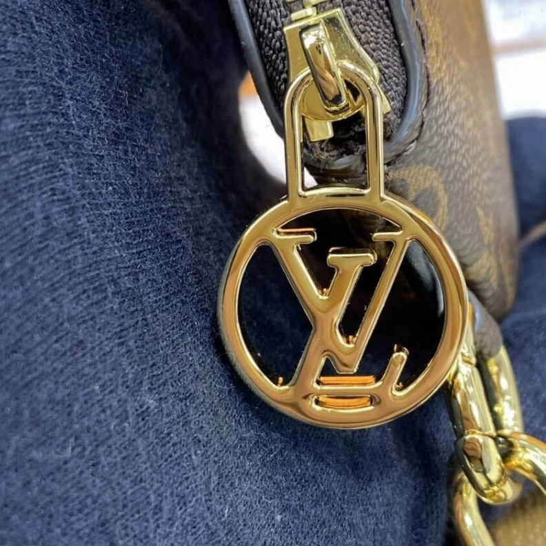 Lv belts replica Cowhidele Louis Vuitton Trio Pouch