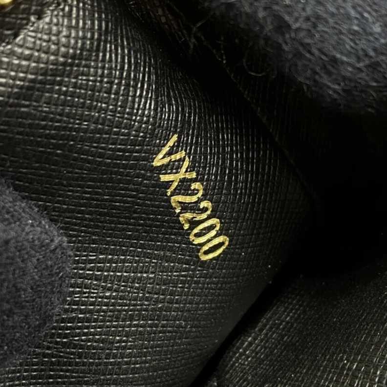 Lv belts replica Cowhidele Louis Vuitton Trio Pouch