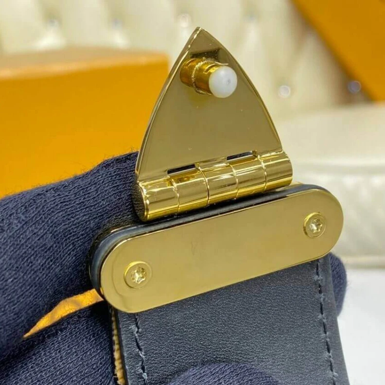 Lv belts replica The softsi Louis Vuitton Trunk Clutch