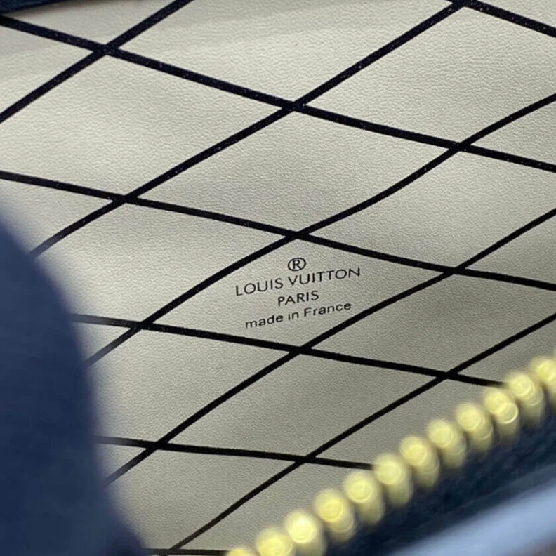 Lv belts replica The softsi Louis Vuitton Trunk Clutch
