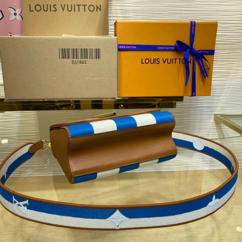 Mythick.ru 23 x 17 x Louis Vuitton Twist MM Blue