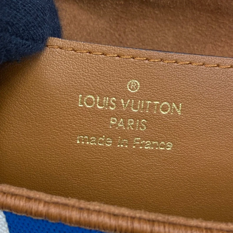 Mythick.ru 23 x 17 x Louis Vuitton Twist MM Blue