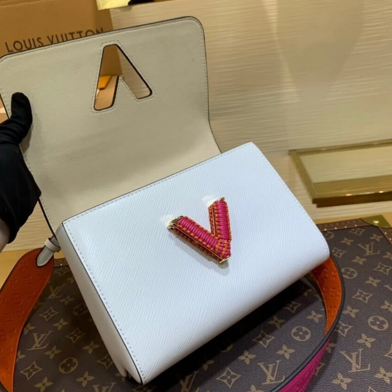 Mythick ru Microfibe Louis Vuitton Twist MM White