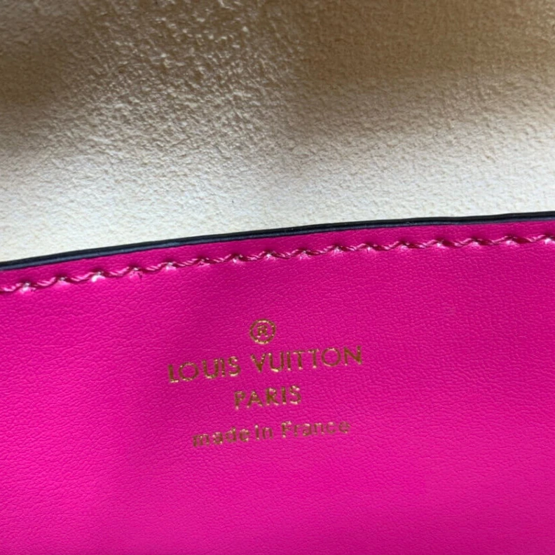 Mythick ru Microfibe Louis Vuitton Twist MM White
