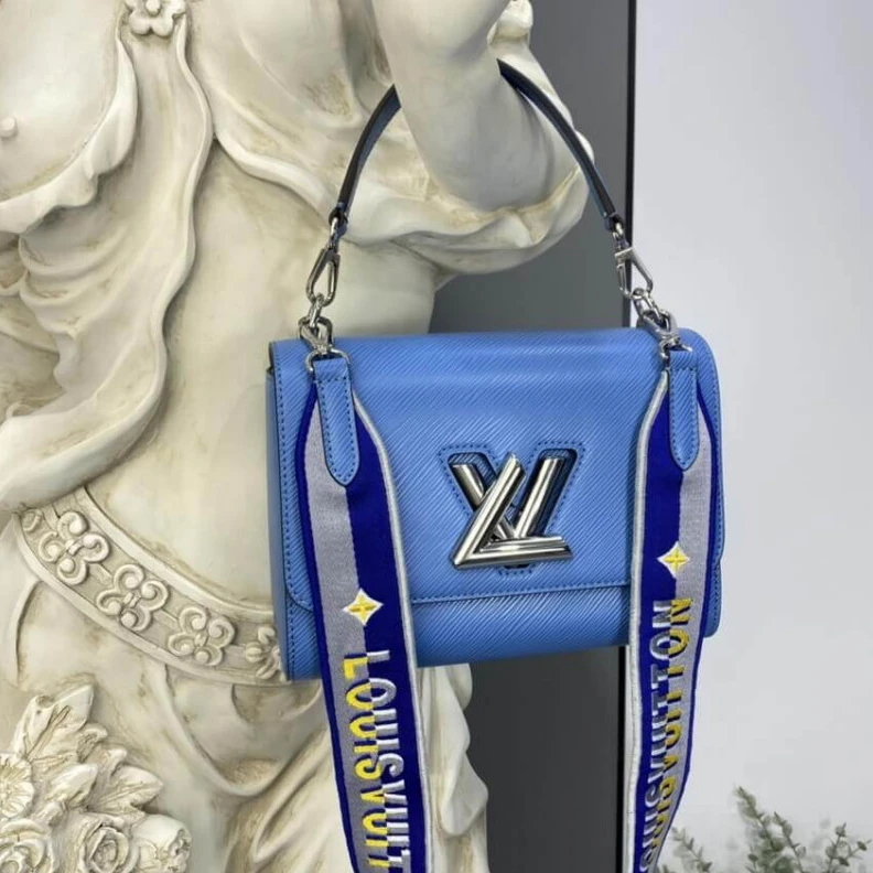 Mythick.ru The iconic Louis Vuitton Twist MM