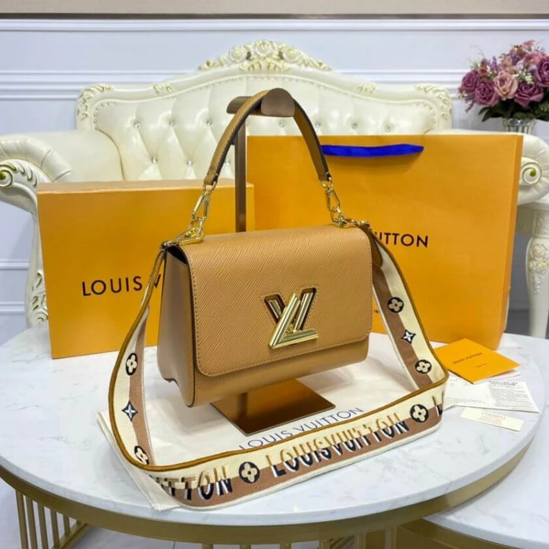 Mythick 23 x 18 x Louis Vuitton Twist MM
