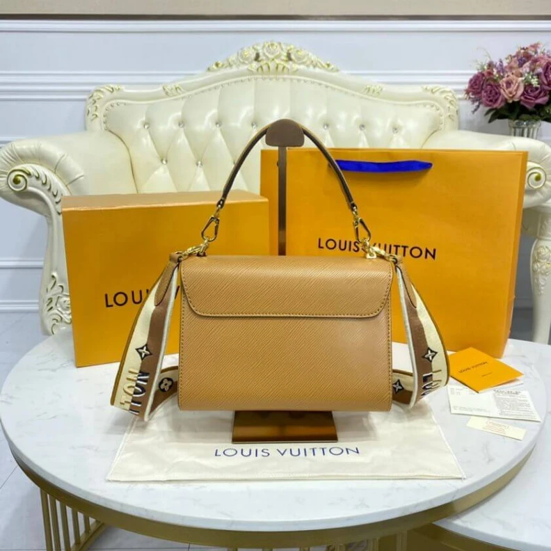 Mythick 23 x 18 x Louis Vuitton Twist MM