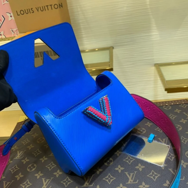 Lv belts replica The Twist Louis Vuitton Twist PM Blue