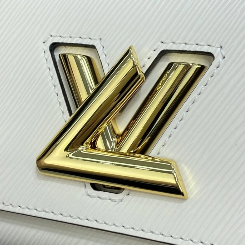 Handle: S Louis Vuitton Twist PM Quartz