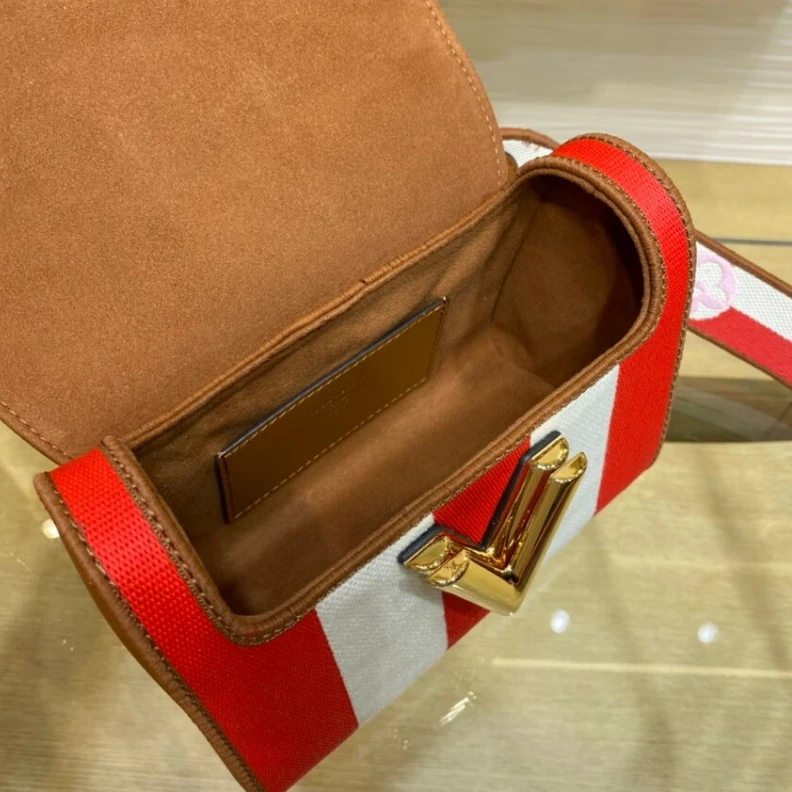 Replica bags Strap:Rem Louis Vuitton Twist PM Red
