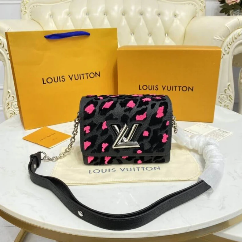 Top lv Large ins Louis Vuitton Twist PM