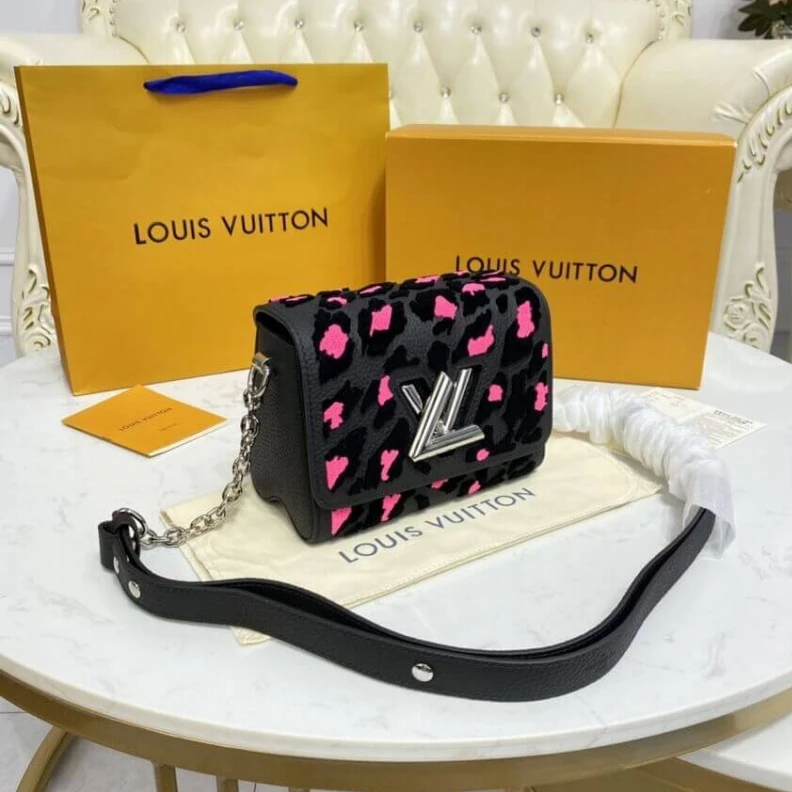 Top lv Large ins Louis Vuitton Twist PM