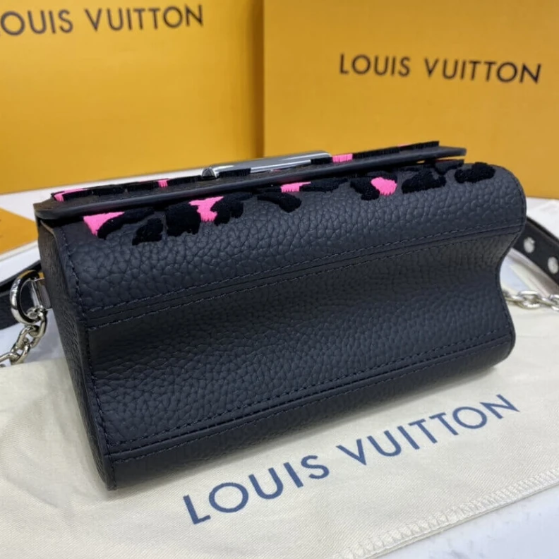 Top lv Large ins Louis Vuitton Twist PM
