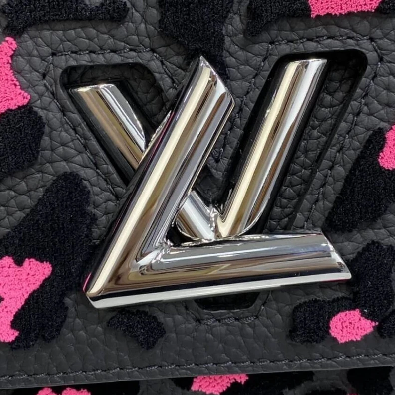 Top lv Large ins Louis Vuitton Twist PM
